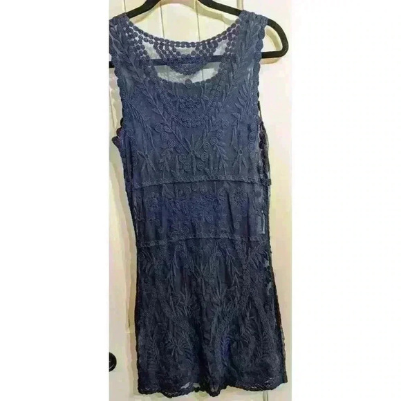 Express Navy Blue Lace Overlay Sleeveless Shift Dress Size XS - Picture 2 of 9